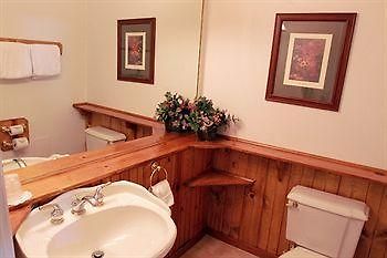 Sybaris Pool Suites Mequon Brown Deer 外观 照片