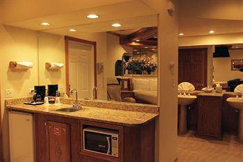 Sybaris Pool Suites Mequon Brown Deer 外观 照片