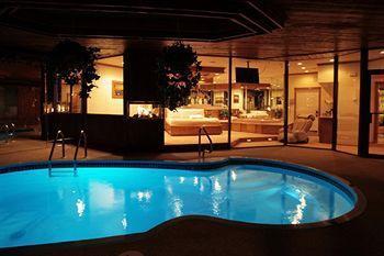 Sybaris Pool Suites Mequon Brown Deer 外观 照片
